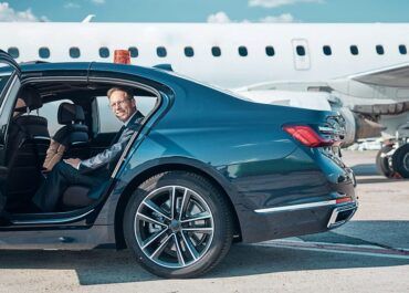 Why a Private Transfer to Pompeii or the Amalfi Coast beats the Circumvesuviana every time