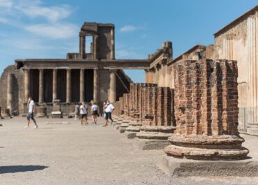 Pompeii walking tour with family and kids