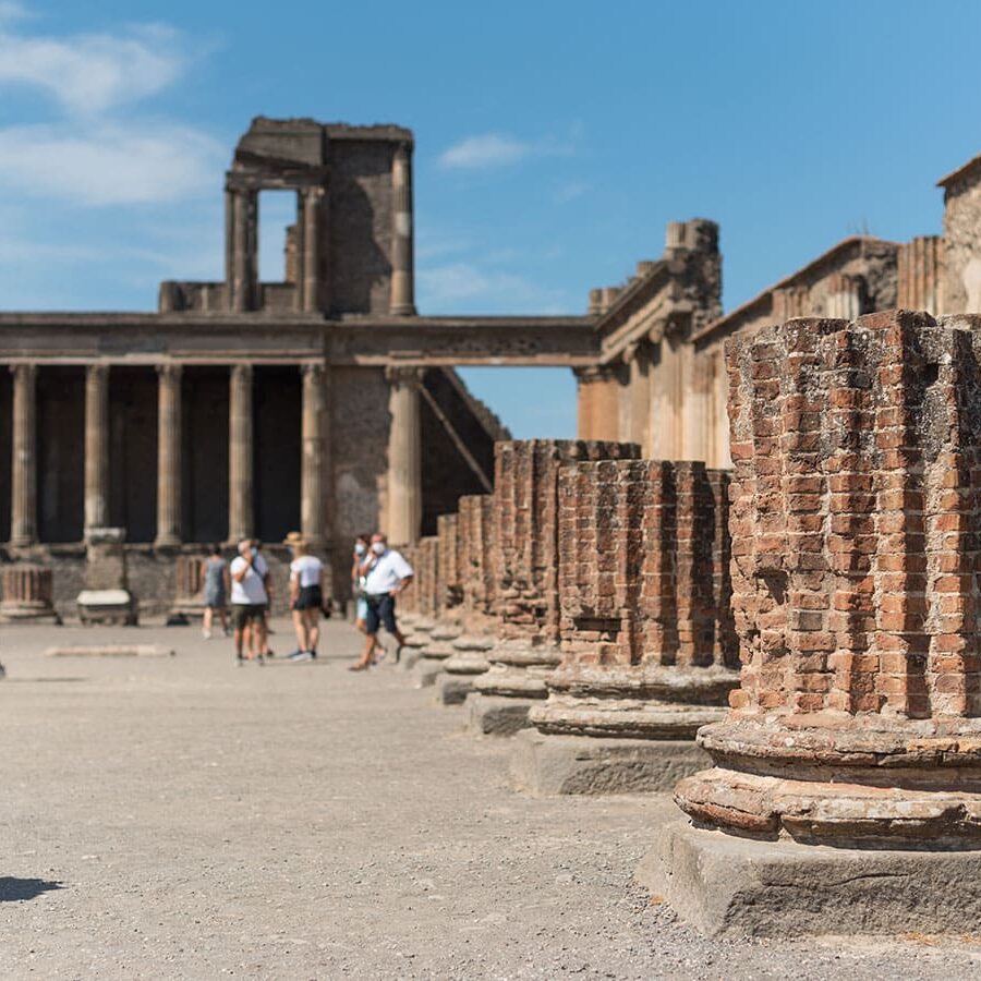 Pompeii walking tour with family and kids