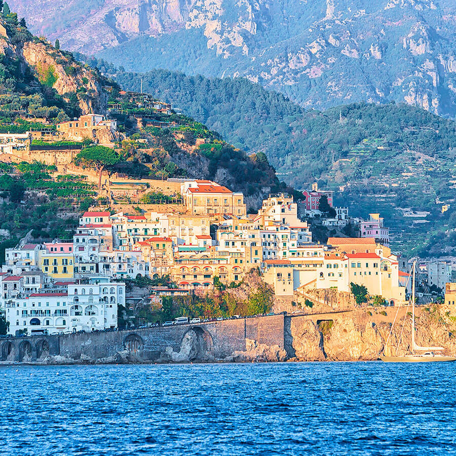 Rome to Amalfi Transfer with Pompeii All-Inclusive